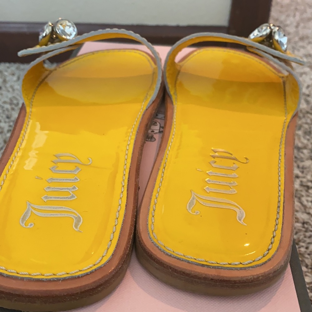 Juicy Couture Yellow Lori slip on Sandals - Picture 4 of 5